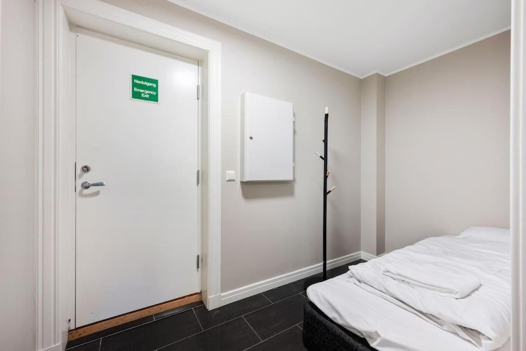 New! Modern City Apt: Central W/ Private Entrence Bergen Exterior foto